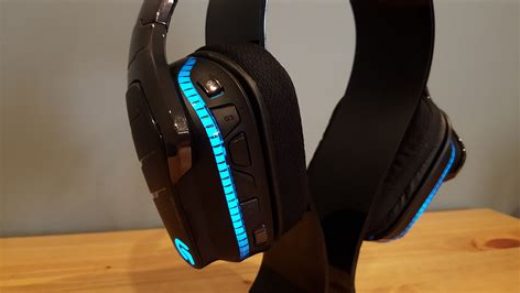 CORSAIR HS80 RGB WIRELESS Headset